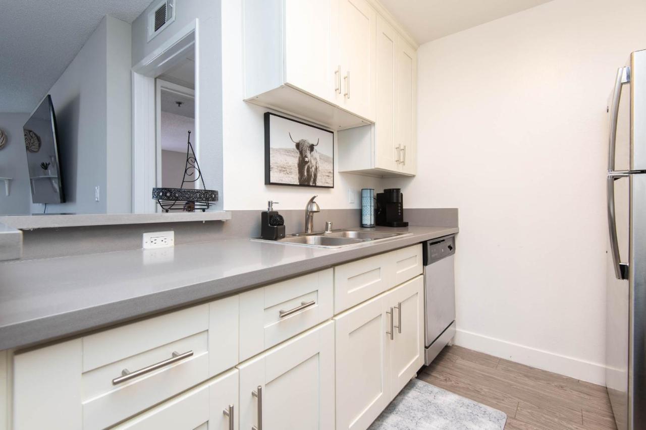 Luxury One Bedroom Apartments Free Parking&Pool Лос-Анджелес Екстер'єр фото